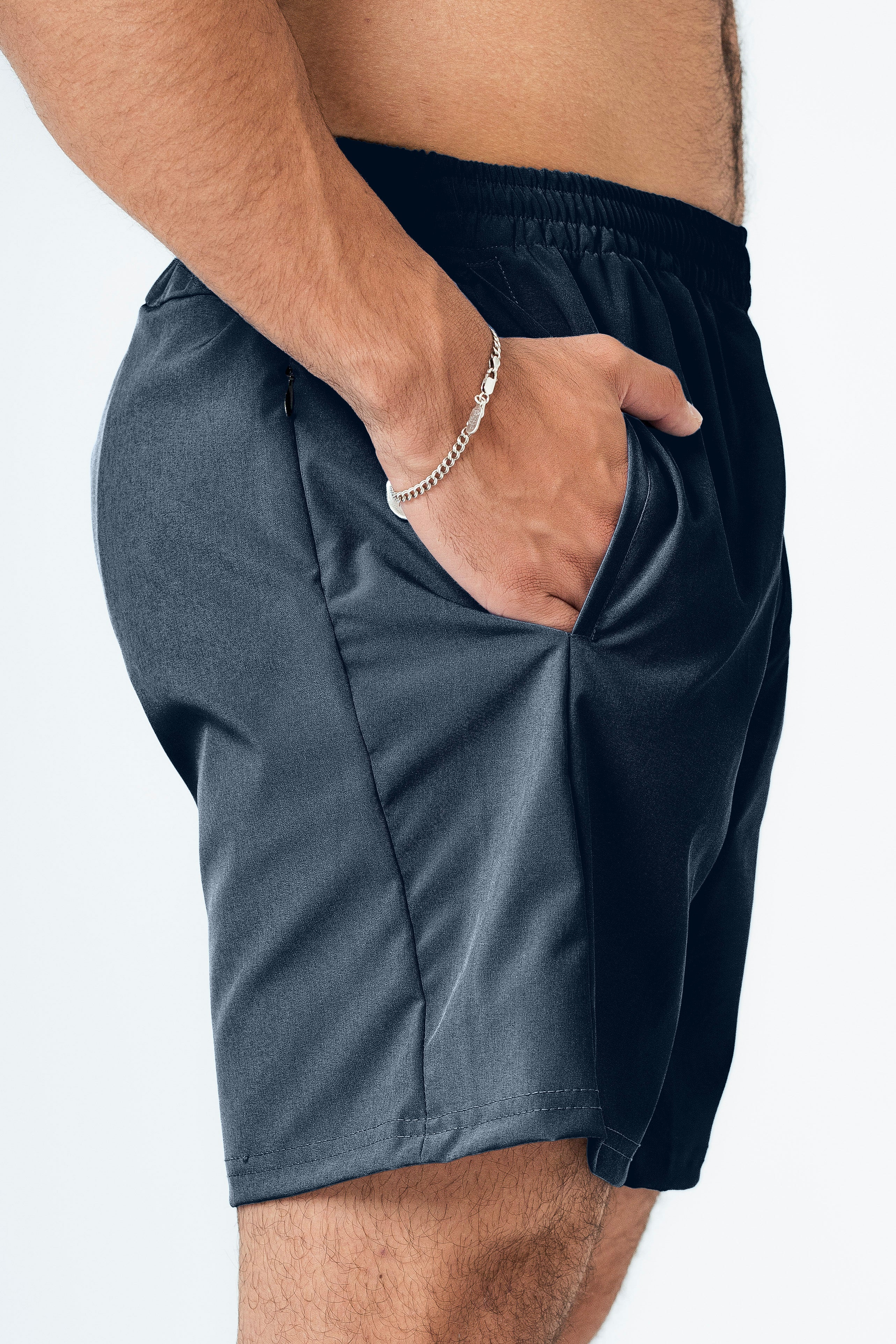 Elevate Short 7"