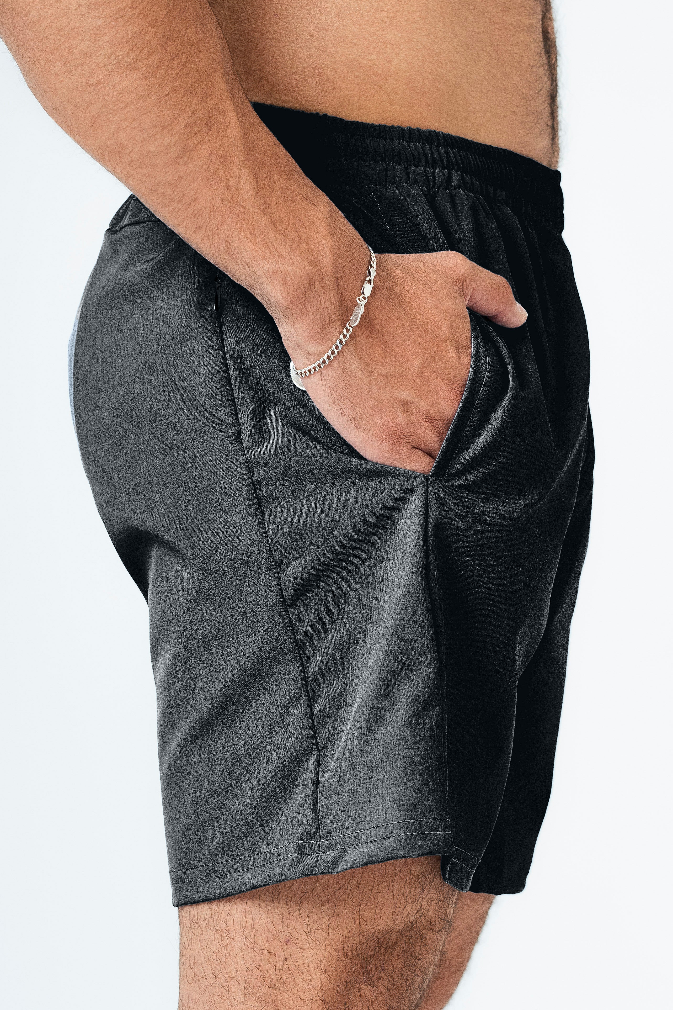 Elevate Short 7"